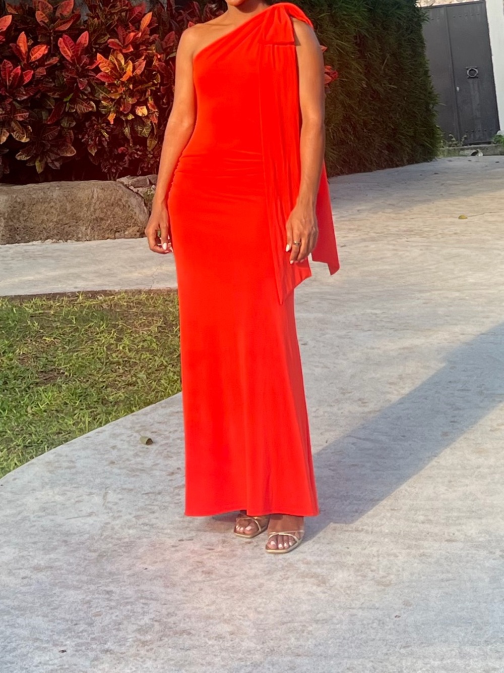 Zara One-Shoulder Red Maxi Dress with Bow Detail - Picture 5 of 10